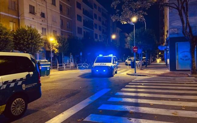 Patrullas de la Polic&iacute;a Municipal durante una intervenci&oacute;n.