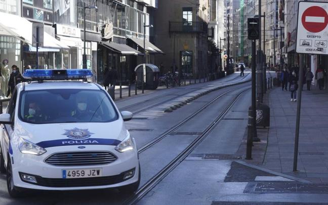 Vehículo de la Policía Loca de Gasteiz, ajeno a la noticia Vehículo de la Policía Loca de Gasteiz, ajeno a la noticia