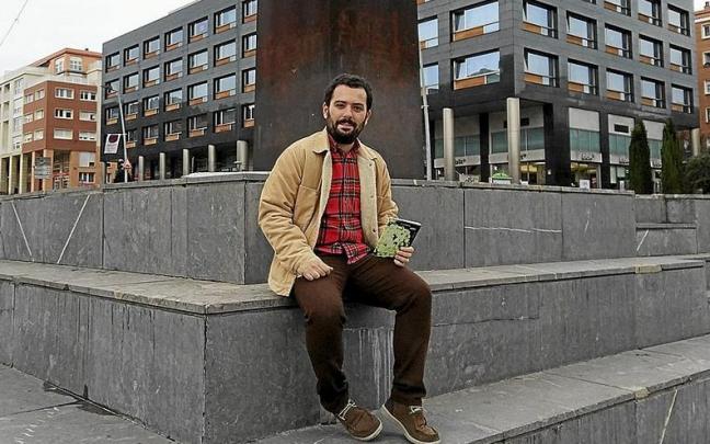 ‘El Extravío’ es el primer poemario de Miguel Aizpuru, que ya está preparando su segundo libro. ‘El Extravío’ es el primer poemario de Miguel Aizpuru, que ya está preparando su segundo libro.