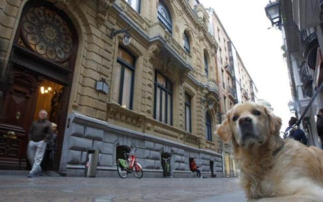 En la imagen, la entrada a la Biblioteca de Bidebarrieta de Bilbao.