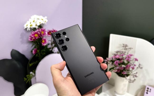 Los Galaxy ultra llegan a tener hasta 200 megapíxeles. Los Galaxy ultra llegan a tener hasta 200 megapíxeles.