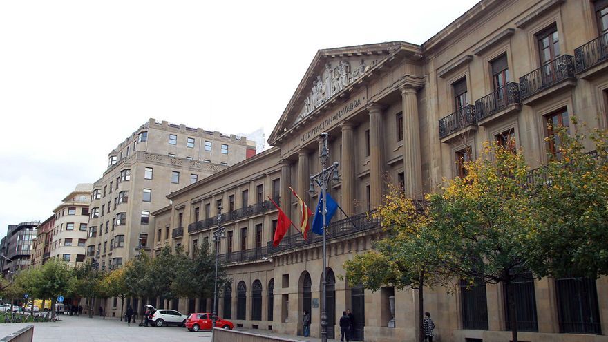 Exterior del Palacio de Navarra y de la Hacienda Foral