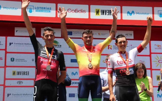 I&ntilde;igo Gonz&aacute;lez, en el podio como campe&oacute;n de Espa&ntilde;a &Eacute;lite