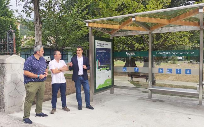 Juan Andrés Iragorri, el concejal Zigor Marcos y Miguel Ángel Gómez Viar.