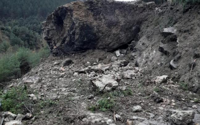 Imagen del desprendimiento en la carretera NA-2339.