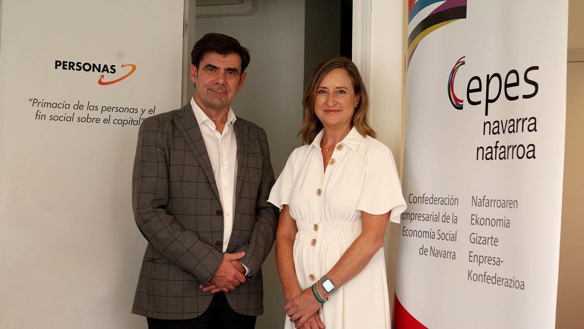 Ignacio Ugalde, presidente de CEPES Navarra, y Sandra Cavero, directora de la Cátedra de Economía Social y Cooperativismo.