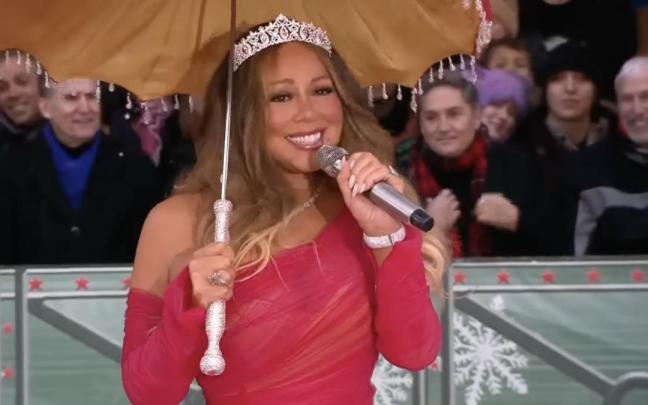Mariah Carey interpreta 'All I want for Christmas is you' durante el desfile de Acción de Gracias en Nueva York. Mariah Carey interpreta 'All I want for Christmas is you' durante el desfile de Acción de Gracias en Nueva York.