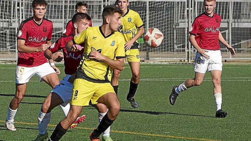 Lance del partido disputado en Barañáin. | FOTO: IÑAKI PORTO