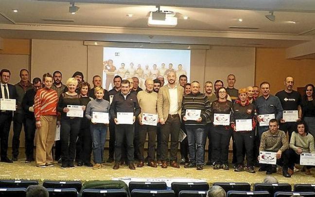 Representantes de los clubes que se dieron cita en Portalea. | FOTO: A.Z.