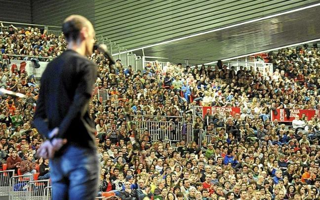 Amets Arzallus bertsolaria, Bilboko BEC-en 2013an ospatutako Txapelketa Nagusiko finalean.