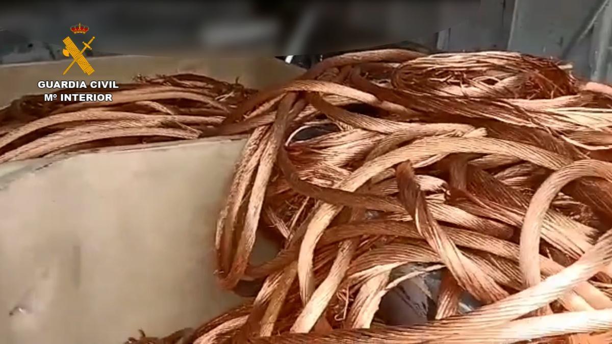 La Guardia Civil desarticula una organización que había robado unas 58 toneladas de cobre de depuradoras de todo el Estado español.