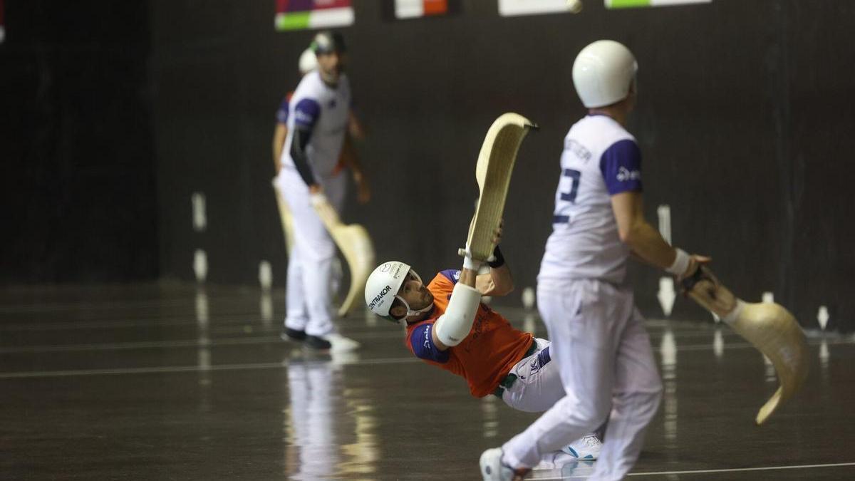 Jean Olharan, durante un lance del encuentro ante Beaskoetxea-López en el Winter Series.