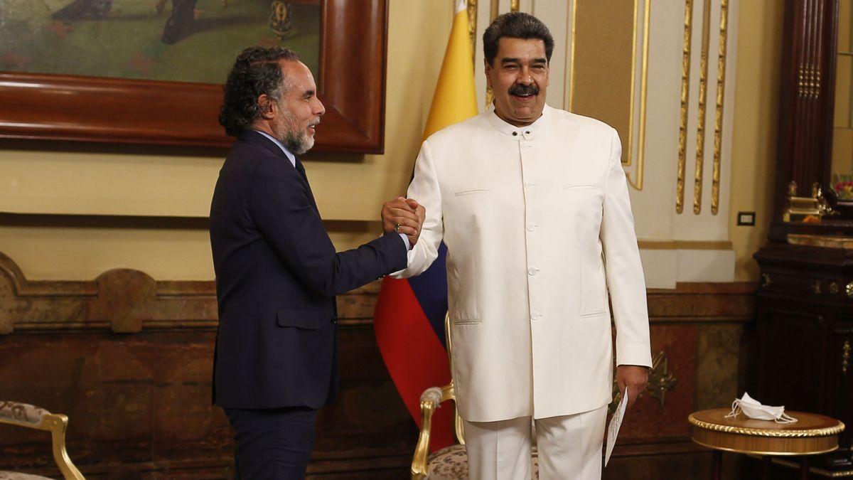 El embajador colombiano Armando Benedetti y el presidente Nicolás Maduro.