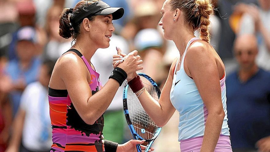 Muguruza felicita a Kvitova tras su emocionante partido de ayer en Nueva York. | FOTO: AFP