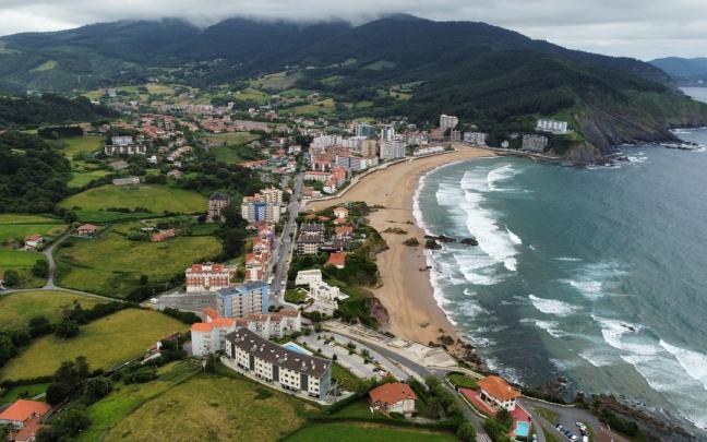 Vista panor&aacute;mica del litoral costero del municipio de Bakio.