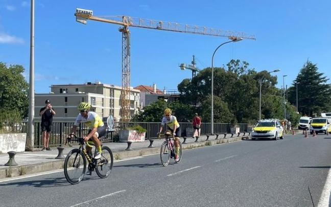 Los ultrafondistas Ziortza Villa y Juli&aacute;n Sanz llegan a Gipuzkoa con el trofeo de ganador del Tour de Francia 2023
