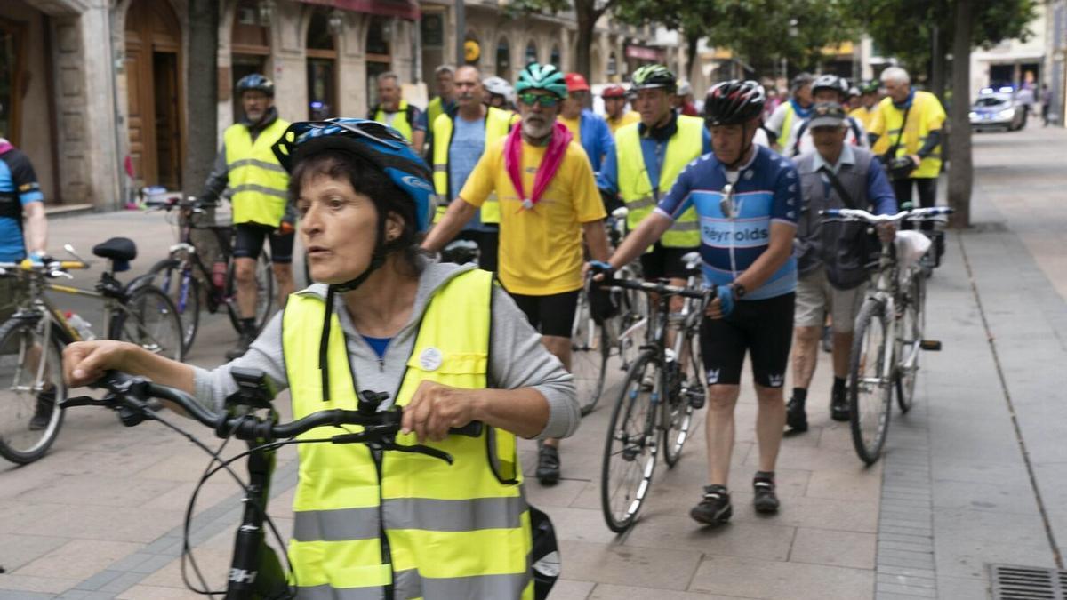 Marcha en bicicleta por Vitoria.