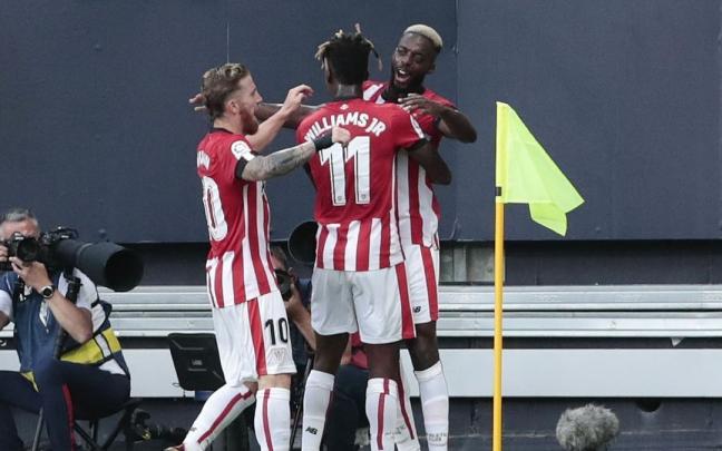 I&ntilde;aki Williams celebra su primer gol de la temporada, el primero de los leones en el duelo frente al C&aacute;diz.