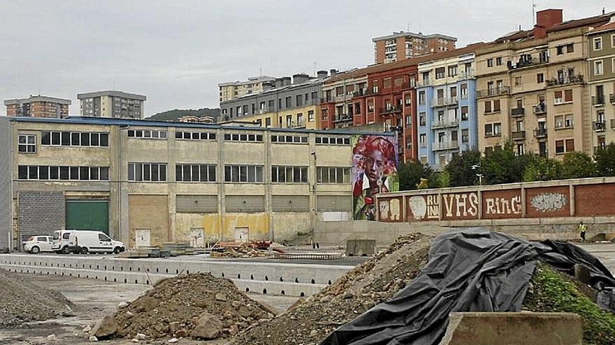 Obras que se están llevando a cabo para acondicionar el parking.