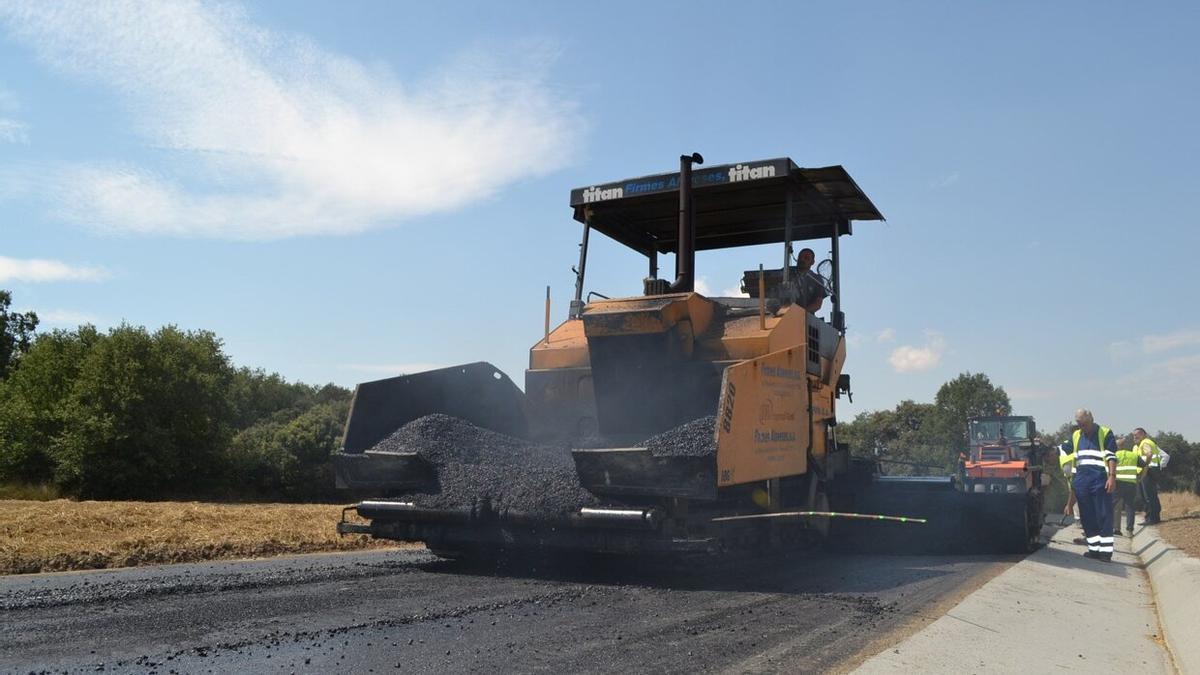 Obras de mantenimiento en la red viaria.