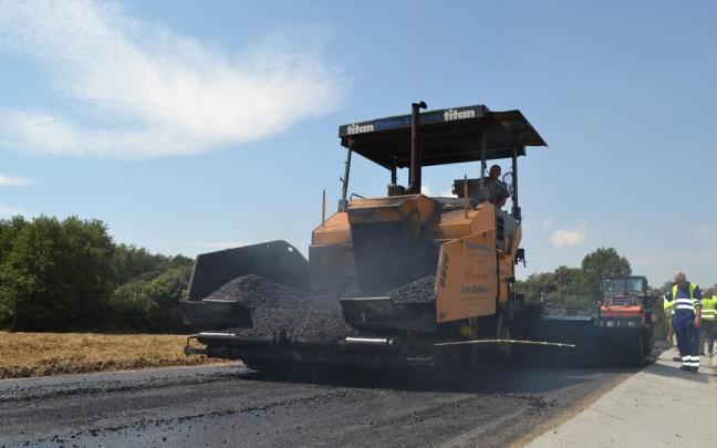 Obras de mantenimiento en la red viaria.
