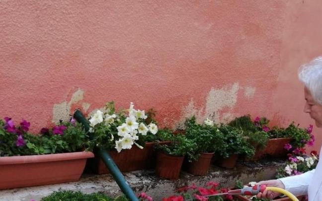 Una usuaria de los talleres de la Fundación Carmen Bellido Una usuaria de los talleres de la Fundación Carmen Bellido