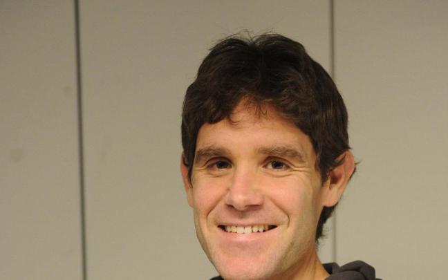 Momo Cho y Kubo se saludan en el primer día del nipón como realista, el pasado julio. | FOTO: REAL SOCIEDAD