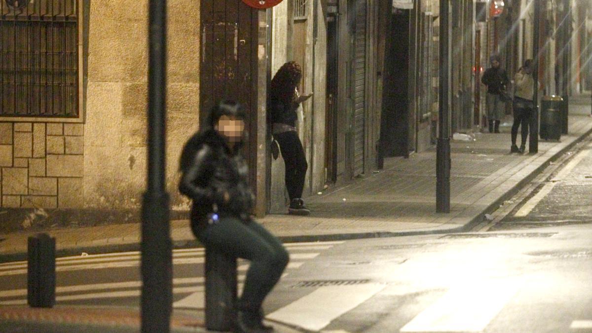 Unas 1.100 mujeres ejercen la prostitución en 120 puntos de Euskadi - Onda  Vasca