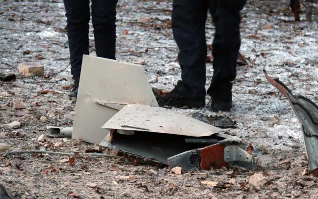 Restos de un dron destruido.