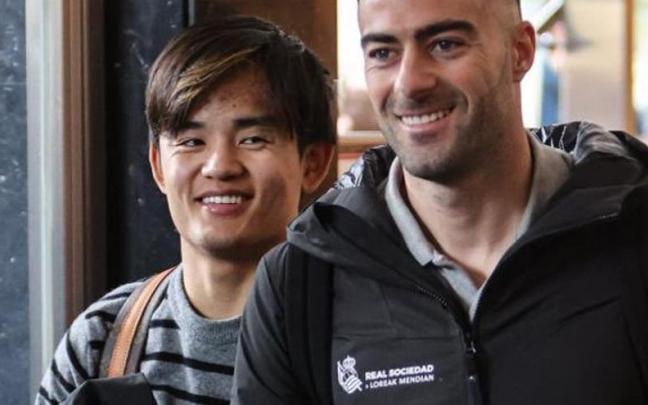 Take Kubo y Diego Rico, a la salida del equipo de su hotel almeriense, rumbo al estadio. Take Kubo y Diego Rico, a la salida del equipo de su hotel almeriense, rumbo al estadio.