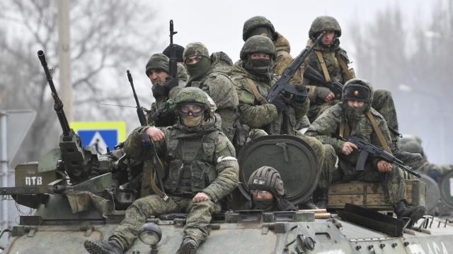 Militares rusos en el norte de la pen&iacute;nsula de Crimea.
