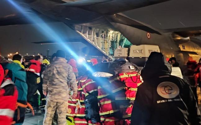 Bomberos voluntarios de Vitoria ya trabajan sobre el terreno en Turquía
