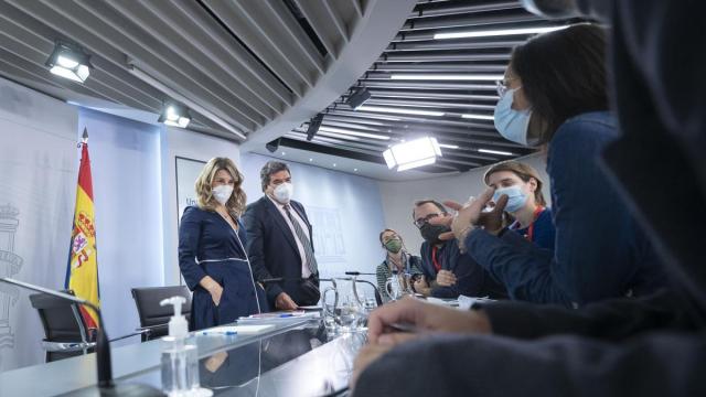 Los ministros Yolanda Díaz y José Luis Escrivá en una comparecencia anterior.