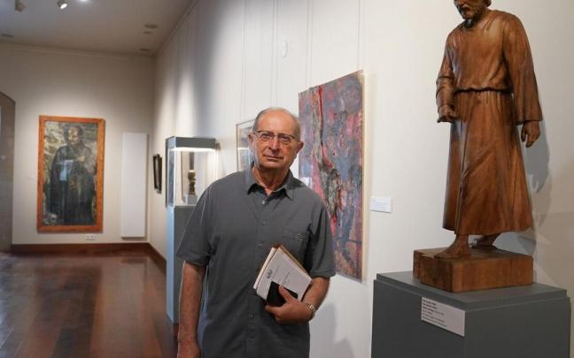 Edorta Kortadi, durante la presentaci&oacute;n de la nueva exposici&oacute;n del museo.