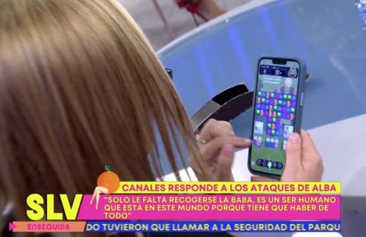 La pantalla del teléfono de Belén Esteban.