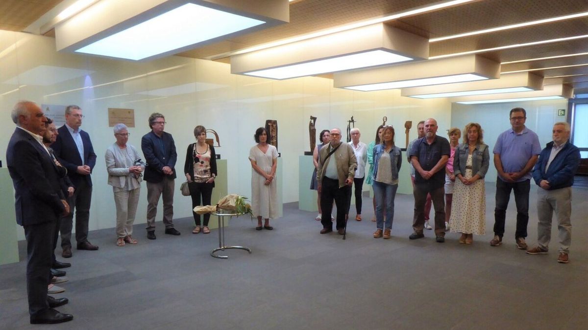 Representantes de las Juntas Generales en el homenaje a Jáuregui