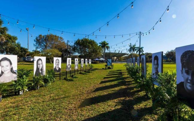 Homenaje a las víctimas de la masacre de Parkland en el quinto aniversario. Homenaje a las víctimas de la masacre de Parkland en el quinto aniversario.