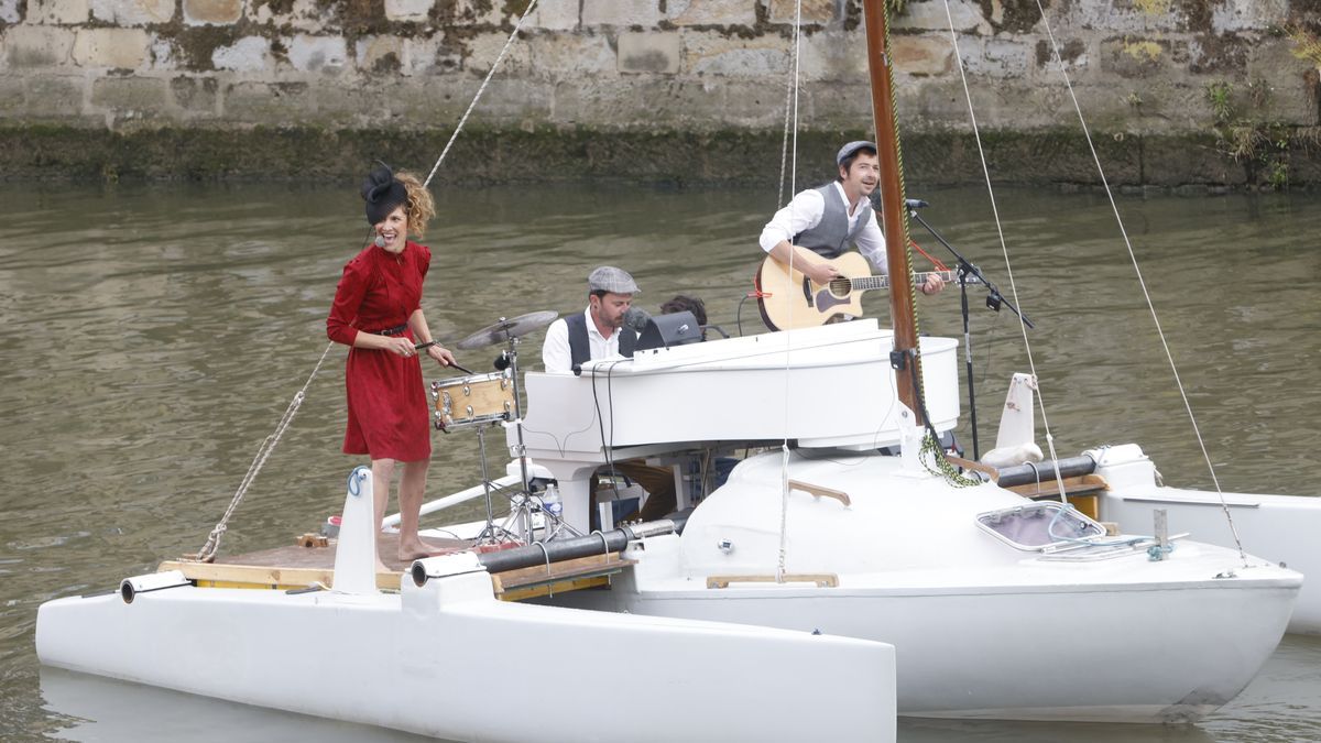 'Swing and swim. A bordo del piano de los mares' ikuskizuna