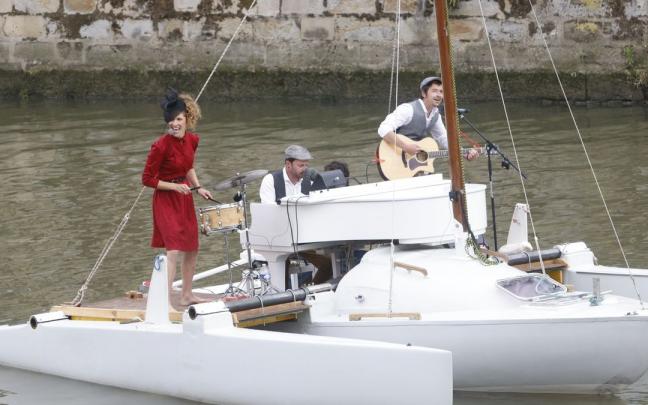 'Swing and swim. A bordo del piano de los mares' ikuskizuna