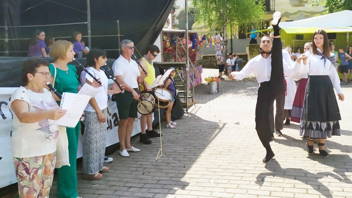 Bajo un sol de justicia, Gorka Rubio Galarza encabezó el Zortziko.