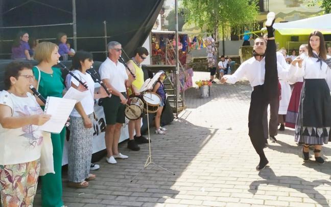 Bajo un sol de justicia, Gorka Rubio Galarza encabezó el Zortziko.