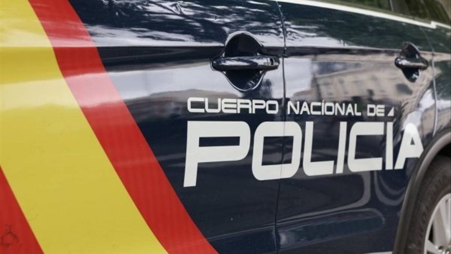 El menor fue detenido por la agentes de la Policía Nacional.