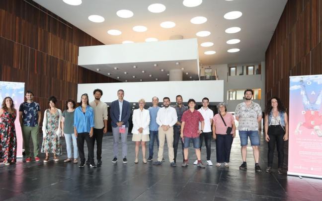 Representantes institucionales con las compañías participantes. Representantes institucionales con las compañías participantes.
