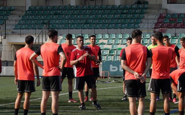 Presentacion del Arenas de futbol y entrevista a su entrenador Javier Olaizola