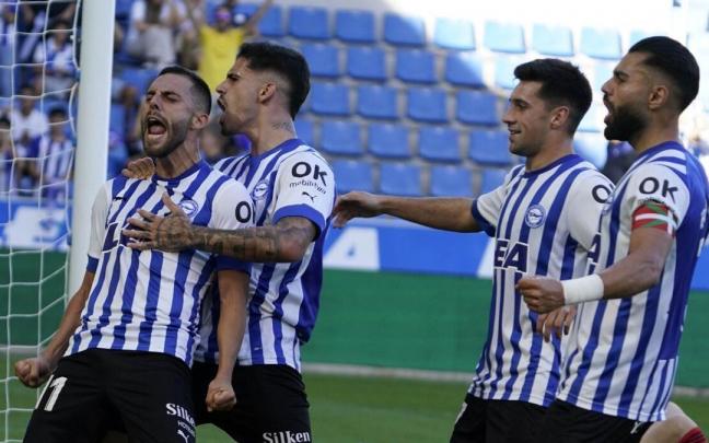 Rioja celebra efusivamente el tanto que abrió la lata para el Alavés Rioja celebra efusivamente el tanto que abrió la lata para el Alavés