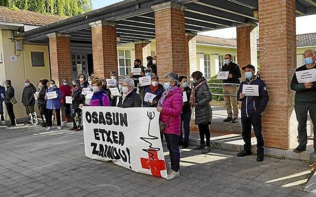 Una de las concentraciones durante la pandemia en el centro de salud. Una de las concentraciones durante la pandemia en el centro de salud.