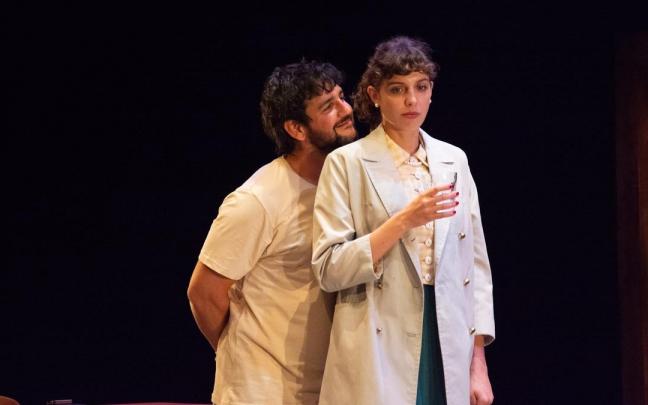 Fran Perea y Silma López, en una escena de la función.