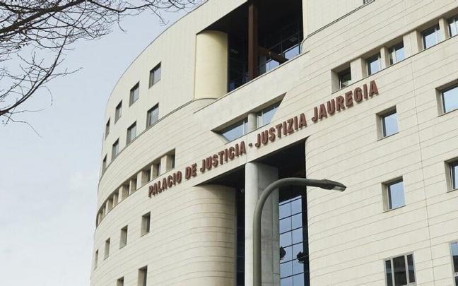 Vista del Palacio de Justicia de Navarra. Vista del Palacio de Justicia de Navarra.