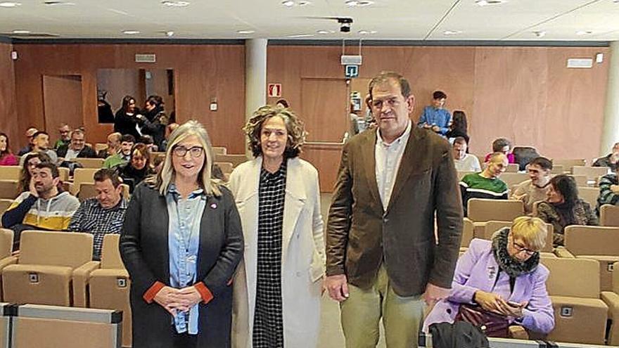 Carmen Puerta, Itziar Gómez e Íñigo Nagore, ayer en Estella.