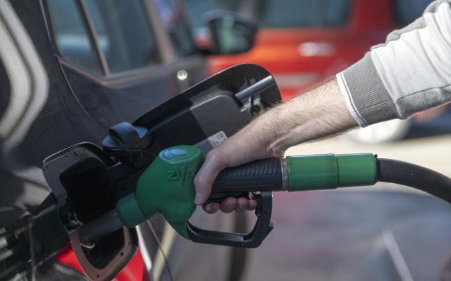 Los carburantes han vuelto a disparar su precio en plena cuesta de enero. Los carburantes han vuelto a disparar su precio en plena cuesta de enero.